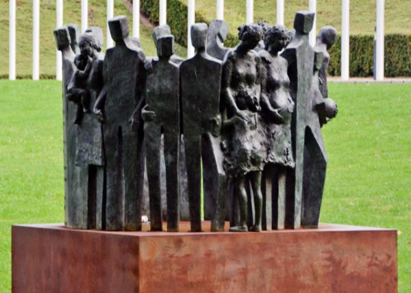 2017-08-21_Monument of Human Rights Ȩ0001.JPG