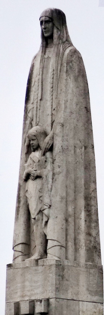 Statue de Sainte Genevieve0001.JPG