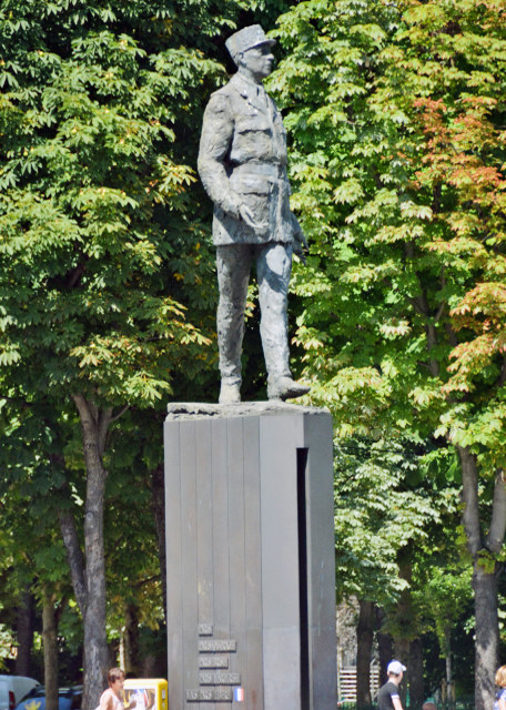 1744837849406407.jpg 2016-07-18_Statue of du Général de Gaulle雕像《 戴高樂將軍》0001.JPG