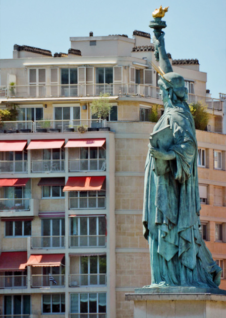 1744837859827891.jpg 2016-07-18_Statue of Liberty on the Île aux Cygnes_ River Seine in Paris. Given to the city in 1889_ it faces southwest_ downriver along the Seine. 雕像《自由女》0001.JPG
