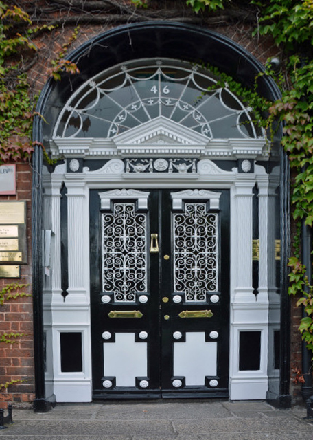 2016-07-10_Fitzwilliam Square_Georgian Black & White Wrought Iron Door ʱڰ׶լ0001.JPG