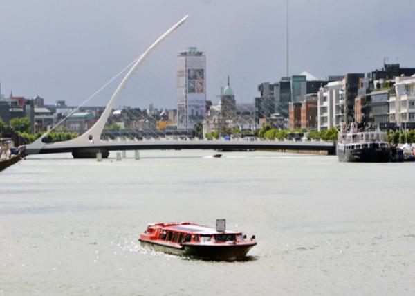 2016-07-10_Samuel Beckett Bridge over River Liffey ƺѶ-50001.JPG