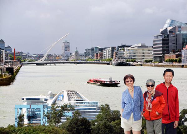 2016-07-10_Samuel Beckett Bridge Viewed from Caribbean Princess0001.jpg