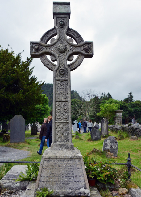 1744947595504914.jpg 2016-07-10_Glendalough_Irish High-Cross_Unique Combination of Circle & Cross Suggesting a Melding of Pagan Sun-Worship w Early Christianity 独特的圆形和十字形组合-80001.JPG