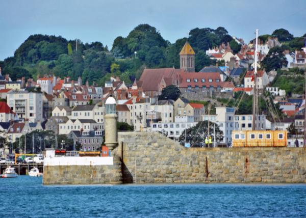 2016-07-08_Castle Breakwater & St Peter Port Lighthouse in the 1800s 1800ķ̳Ǳʥ˵ø۵-30001.JPG