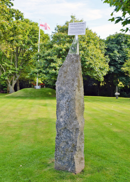 2016-07-08_Le Gron Menhirs Druids ʯ0001.JPG