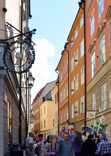 1745816358896957.jpg 2016-07-04_Skomakargatan Shoemaker Street_Cannonball & Sign on Number 7 鞋匠街·炮弹与门牌七号0001.JPG