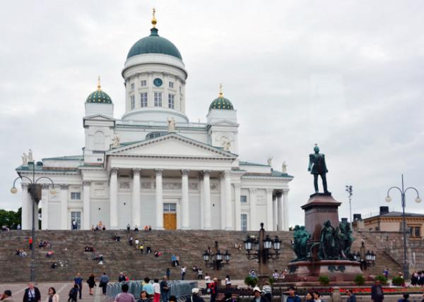2016-07-03_Senate Square_Alexander II & Helsinki Cathedral-10001.JPG