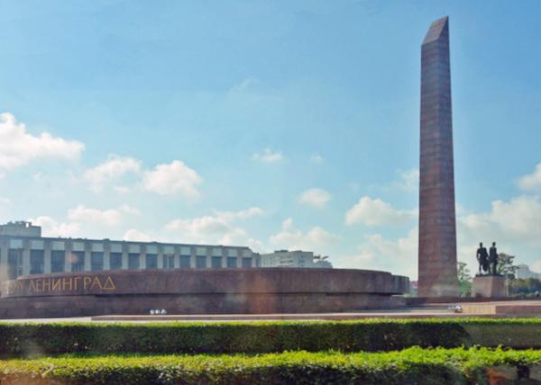 2016-07-02_Monument to the Heroic Defenders of Leningrad Ӣº߼-10001.JPG