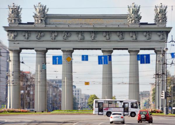 2016-07-02_Pushkin_The To-my-Dear-Comrades-in-Arms Gate װս֮0001.JPG