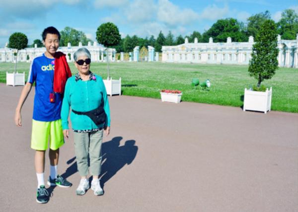 2016-07-02_Catherine Palace_Gate-30001.JPG