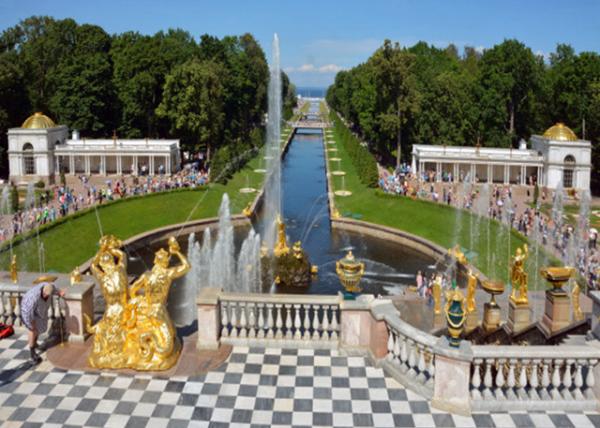 2016-07-02_Peterhof_The Samson Fountain & Sea Channel0001.JPG