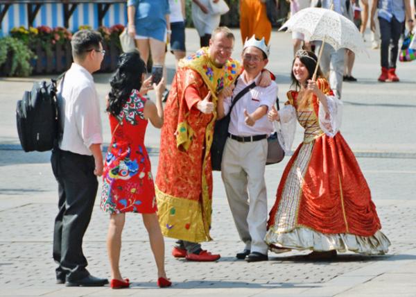 2016-07-01_Revoluation Square-20001.JPG