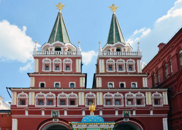2016-07-01_Red Square_Iberian or Resurrection Gate and Chapel w the Heavenly Blue & Star-Studded Dome of the Little Chapel úɫСá0001.JPG