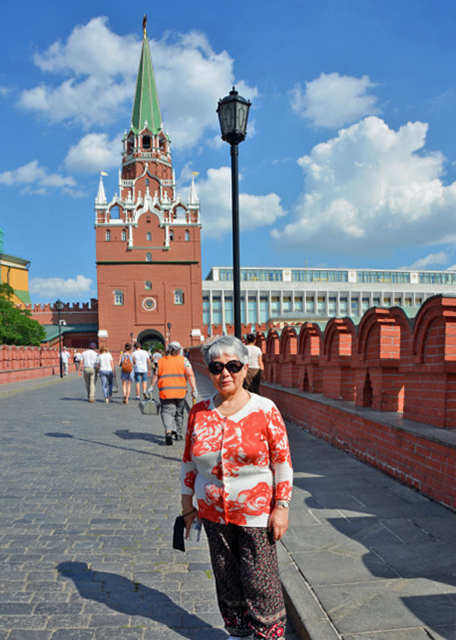 2016-07-01_Kremlin_ Spasskaya Tower w One of Five Kremlin Stars on Top ͷſķֹ֮һ-10001.JPG