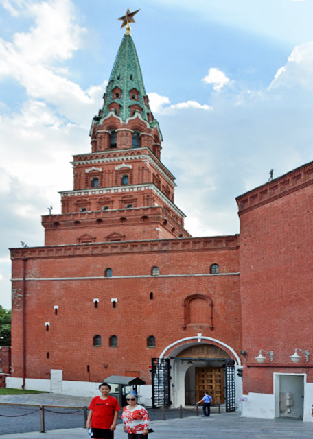 2016-07-01_Kremlin_Borovitskaya Tower w One of Five Kremlin Stars on Top ϲͷſķֹ֮һ-20001.JPG