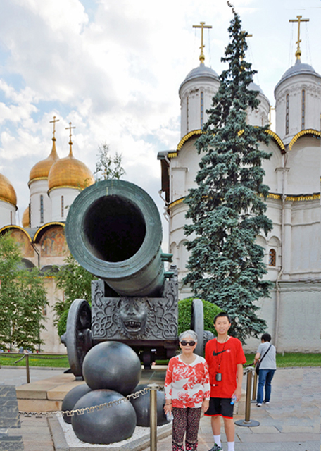 2016-07-01_Kremlin_Tsar Cannon-20001.jpg