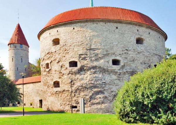 2016-06-30_Estonian Maritime Museum_Fat Margaret, the 16th-Century Limestone Cannon Tower ɳǺ²ݡء16ʯʯ0001.JPG