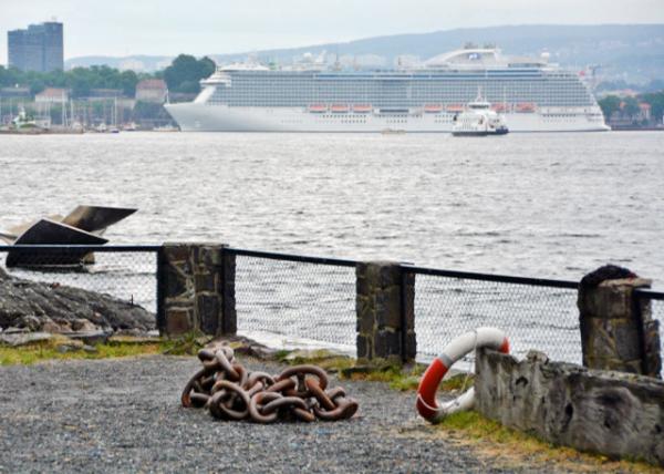 2016-06-26_Regal Princess @ Søndre Akershus Pier ͣڰ˹ͷ20001.JPG