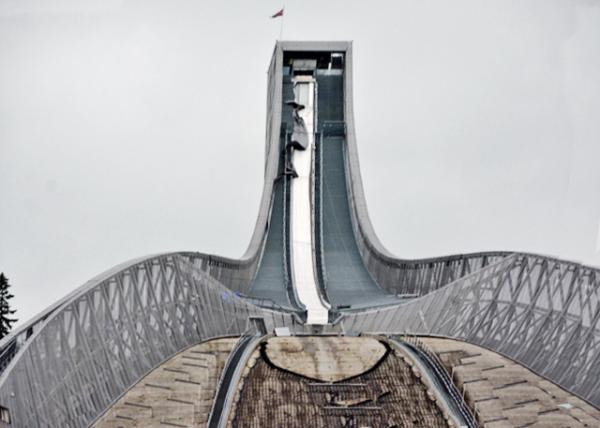 2016-06-26_Holmenkollen_Façade of Ski Jumping Hill ʯݵء̨ѩɽ-20001.JPG