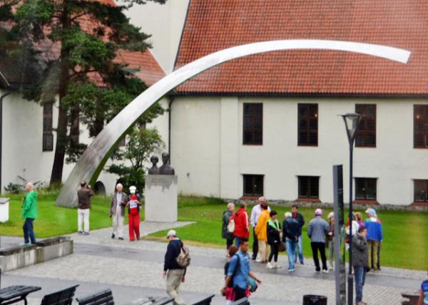 2016-06-26_Viking Ship Museum_Metal Arc Sculpture ݡε0001.JPG