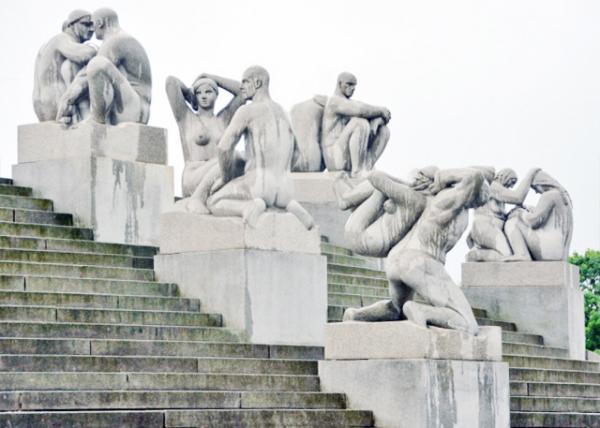 2016-06-26_Vigeland Sculpture Park_Embrace of Life ӵ-30001.JPG