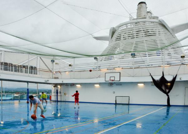 2016-06-26_Regal Princess_Center Court 0001.JPG