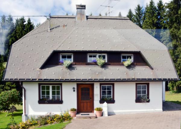 2017-08-22_Farmhouse w Half-Hipped Roof еũ-10001.JPG