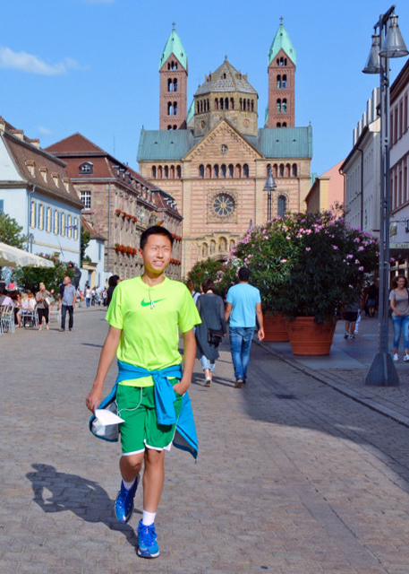 1746248120780390.jpg 2017-08-20_Maximilianstraße w Cathedral in the Background-20001.JPG