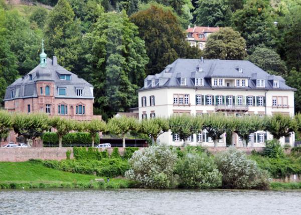 2017-08-20_Bldg_Mansion District @ Waterside of Neckar River-80001.JPG