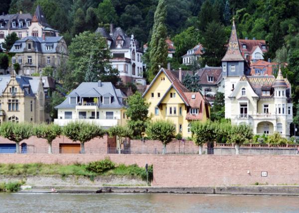 2017-08-20_Bldg_Mansion District @ Waterside of Neckar River-20001.JPG