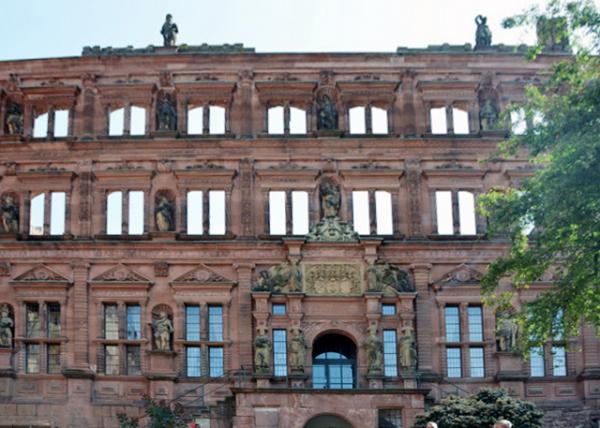 2017-08-20_Hedielberg Castle_Ornate Entrance Façade of Ottheinrichsbau кϣ-10001.JPG