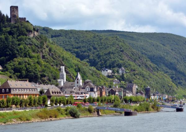 2017-08-19_Kaub_Gutenfels Castle @ Rheinkilometer 546-20001.JPG