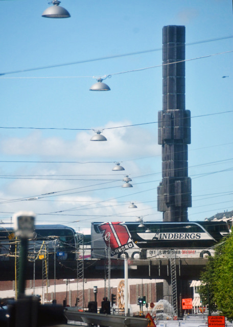 1746358302739481.jpg 2016-07-04_Sergel's Square_Kulturhuset_Vertical Accent in Glass & Steel by Edvin Öhrström 赛格尔广场·文化之家—突出竖线条的玻璃钢建筑0001.JPG