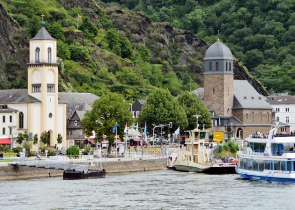 2017-08-19_St Goarshausen_St John the Baptist @ R & Evangelische Kirche @ L ʩϴʥԼ븣ɽ0001.JPG