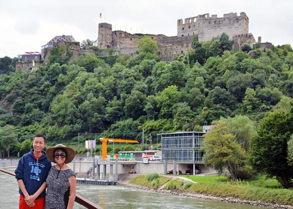 2017-08-19_St Goar_Rheinfels Castle high above the Rhine ϵҳǱ-1M0001.JPG
