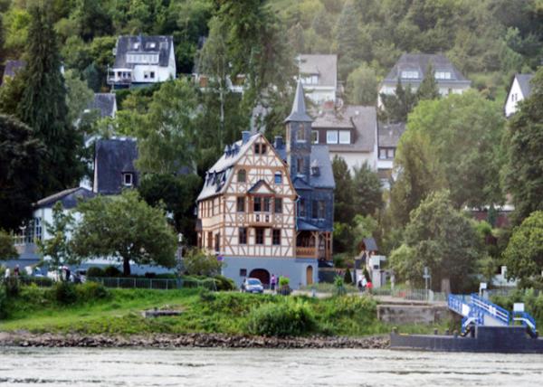 2017-08-19_Filsen_Half-timbered House ƶɭ0001.JPG