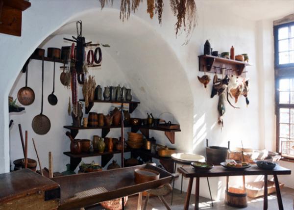 2017-08-19_Kitchen_Cast-Iron Cookware 0001.JPG