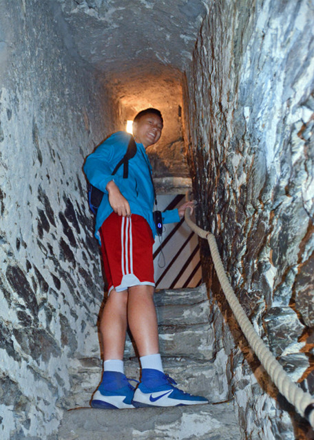 2017-08-19_Stairway from Chapel to Armory õе¥0001.JPG