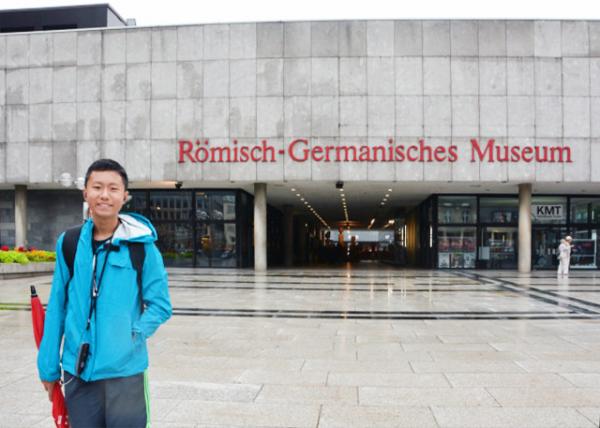 2017-08-18_Römisch-Germanisches Museum_Gate -ն0001.JPG