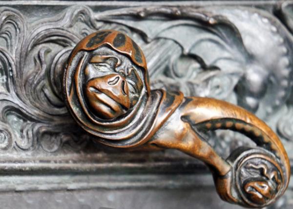 2017-08-18_Kölner  Dom_Bronze Gate Head Knocker ͭŻ-10001.JPG