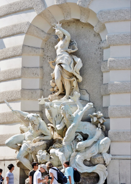 2017-07-09_Michaelerplatz_Sea Power Fountai Ȫ0001.JPG