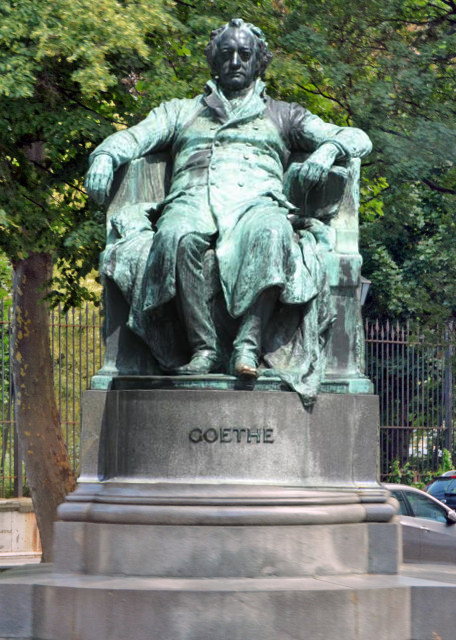 2017-07-09_Statue_Goethe µ0001.JPG