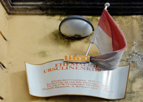 2017-07-07_Pfarramt Ursulinenkirche_Placard of Order of Saint Ursula ʥʾ0001.JPG