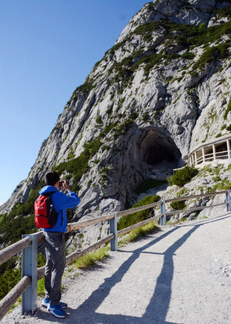 1746494692147524.jpg 2017-07-04_Entrance of the Ice Caves 冰洞出入口0001.JPG