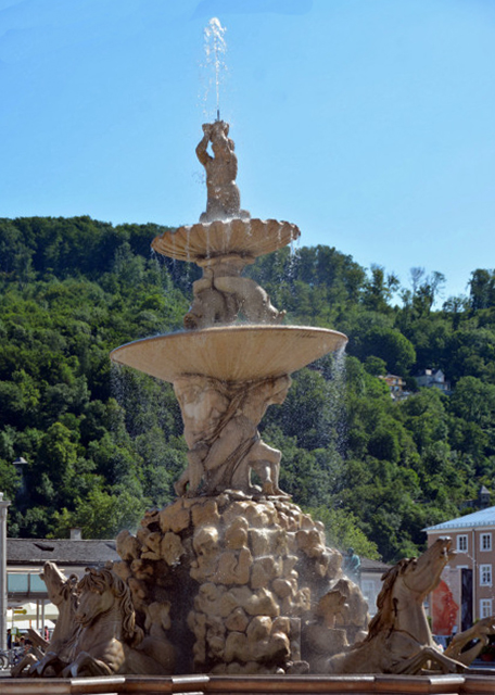 1746505921992063.jpg 2017-07-04_Residenzplatz_Residence Fountain 教士喷泉0001.JPG