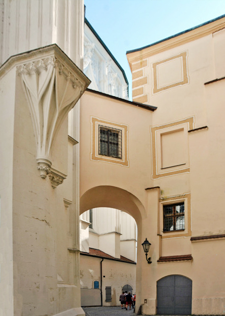 2017-07-06_Alte Residenz_Pathway ̹0001.JPG