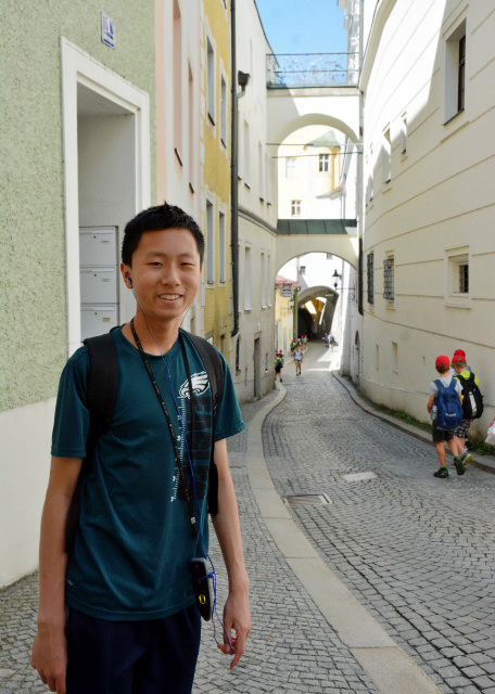 2017-07-06_Cobbled Streets w Arches-10001.JPG