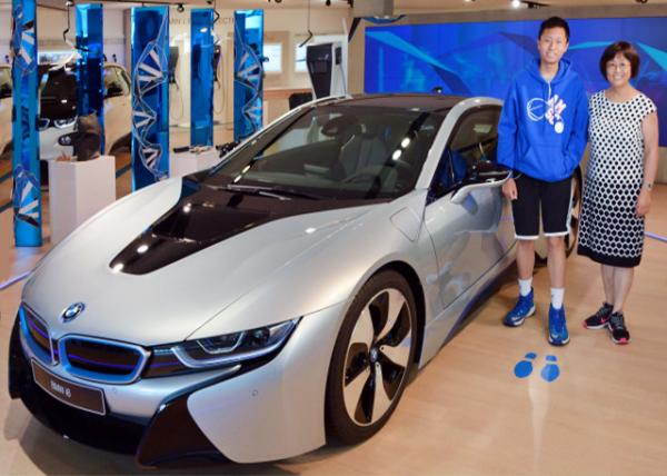 2017-07-03_BMW i8 from $143400 i8$ 1434000001.JPG