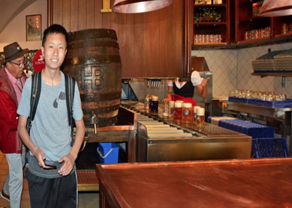 2017-07-03_Hofbraeuhaus_Beer Barrel ơͰ0001.JPG